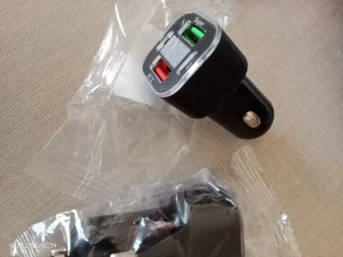 Dual PD 4 in 1 Fast Charger with Voltage Display photo review