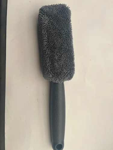 Microfiber Wheel & Rim Cleaning Brush - Blue & Grey photo review