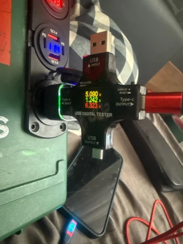 Dual PD 4 in 1 Fast Charger with Voltage Display photo review