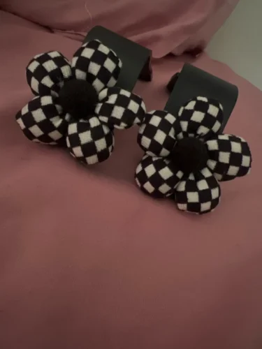 Black & White Flower Headrest Storage Hooks (2-Pack, Multi-Styles) photo review