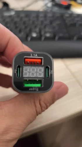 Dual PD 4 in 1 Fast Charger with Voltage Display photo review