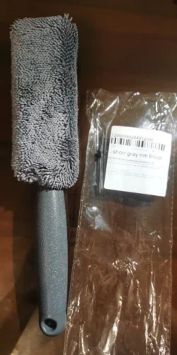 Microfiber Wheel & Rim Cleaning Brush - Blue & Grey photo review