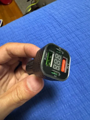 Dual PD 4 in 1 Fast Charger with Voltage Display photo review