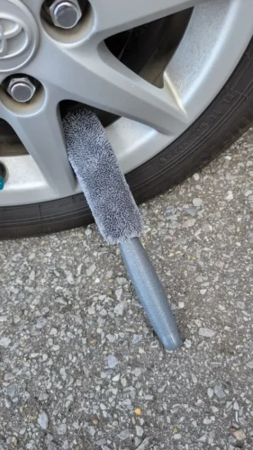 Microfiber Wheel & Rim Cleaning Brush - Blue & Grey photo review