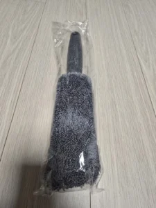 Microfiber Wheel & Rim Cleaning Brush - Blue & Grey photo review