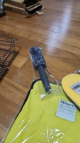 Microfiber Wheel & Rim Cleaning Brush - Blue & Grey photo review