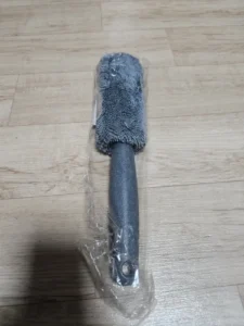 Microfiber Wheel & Rim Cleaning Brush - Blue & Grey photo review